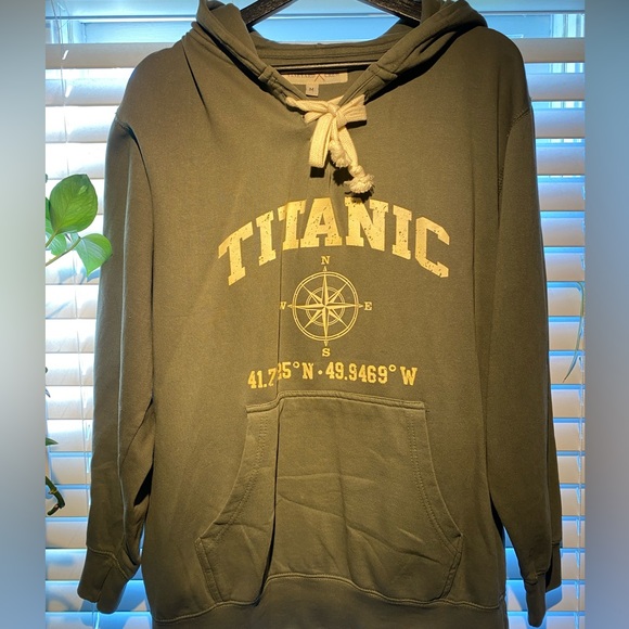 vinyard crew Sweaters - Titanic official Merchandise Hoodie